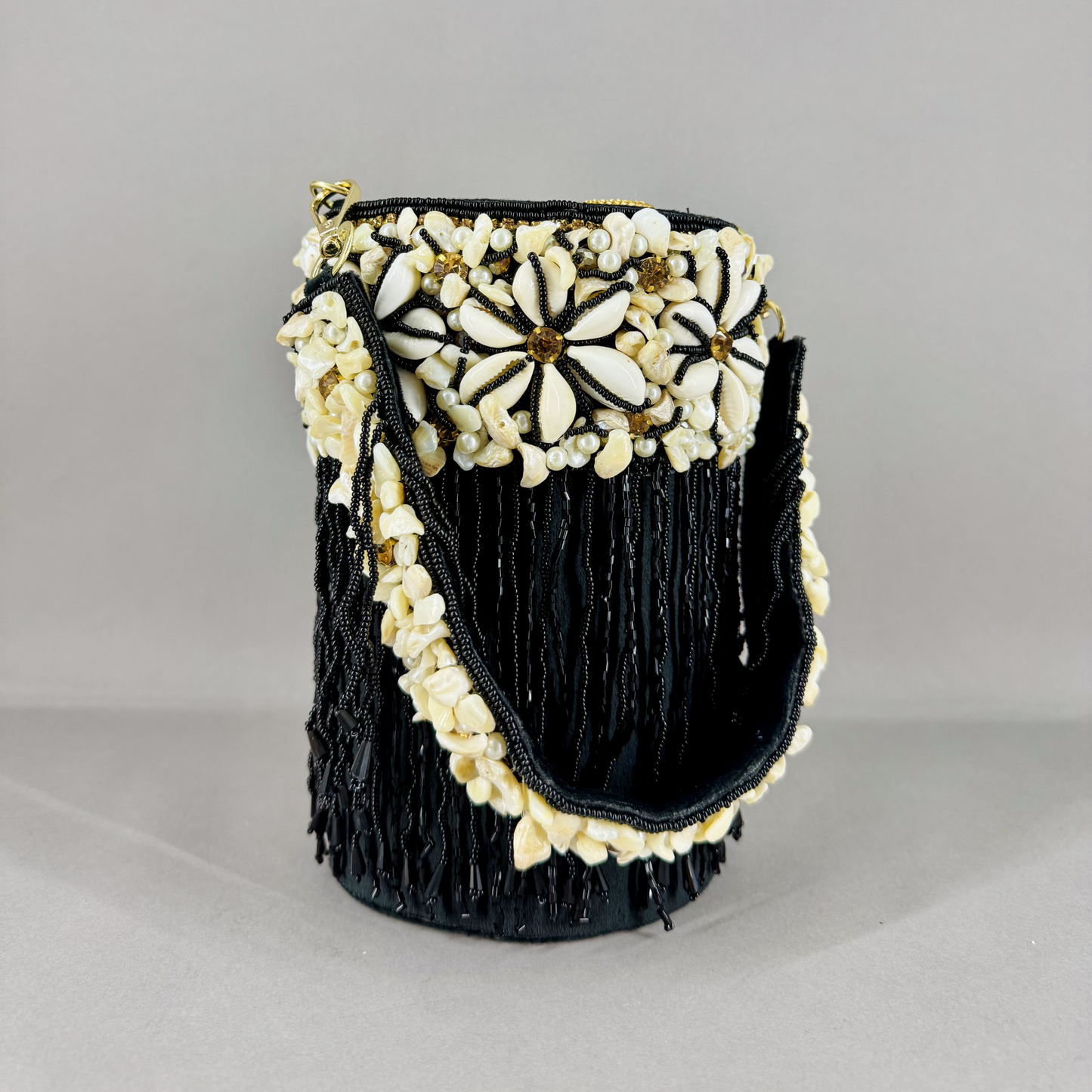 Shellaara – Noir Luxe